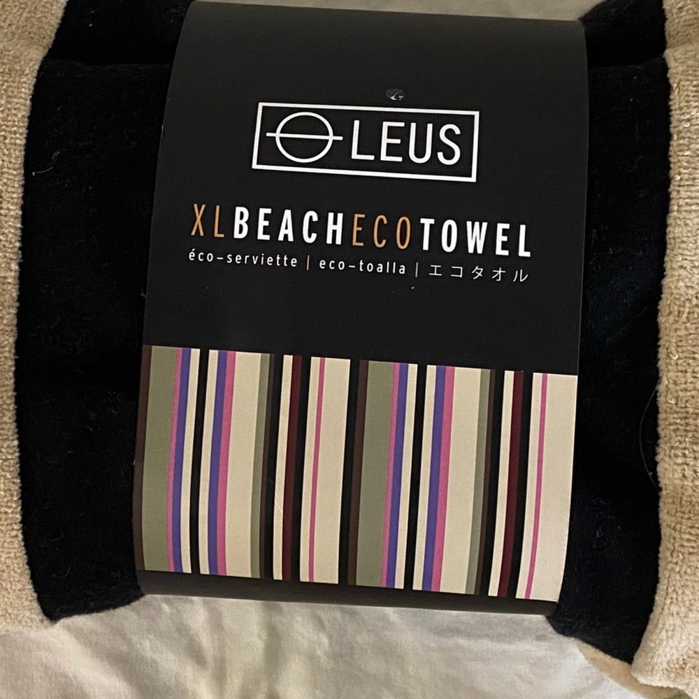 Leus xl beach eco towel
100% Organic Cotton
70" x 40"
Oversized